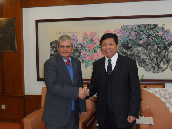 中國(guó)經(jīng)濟(jì)體制改革基金會(huì)宋曉梧會(huì)長(zhǎng)接見(jiàn)古巴國(guó)務(wù)委員會(huì)執(zhí)行秘書(shū)                                                                